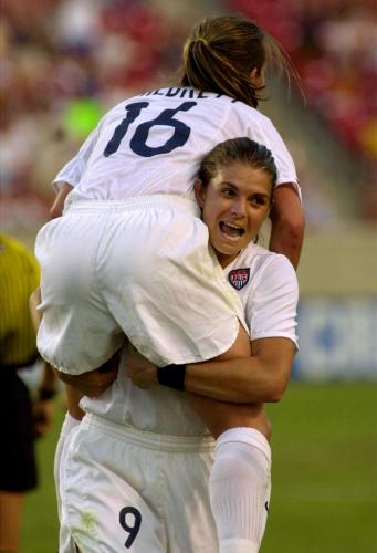 USA TIFFENY MILBRETT CELEBRATES GOAL WITH MIA HAMM